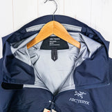 Arcteryx 男款 XS 海军蓝 Beta 夹克，宝石蓝款。这款尼龙外套带防雨功能，实属难得。(z00053320)