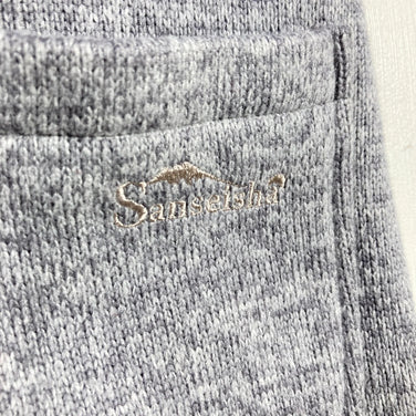 Sanseisha 男士中灰色 Caravan 针织抓绒背心。这款涤纶抓绒背心是任何造型的完美搭配。产品代码：z00054614。