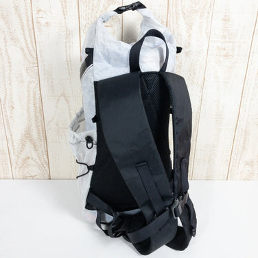 【Unisex OneSize ホワイト系】 Atelier Blue Bottle ( アトリエブルーボトル ) Pac-01 DCF 12L バッグ ストレージ バックパック デイパック 容量【～29L】 DCF ( ダイニーマ・コンポジット・ファブリック / キューベンファ - 【公式】2ndGEAR（セカンドギア）Webショップ【登山用品・アウトドア用品専門 買取販売店】