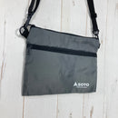 【OneSize グレー系】 Soto ( ソト ) オリジナル サコッシュ Original Sacoche オンラインストア限定 ノベルティ バッグ ストレージ サコッシュポーチ z00059835  サコッシュポーチ バッグ ストレージ-2