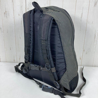 One Size Black 1997 Gregory Classic Daypack 26L Spectra Nylon with Silver Tag (Old Tag) Hard to Find Nylon Storage Backpack Capacity: 30L-54L