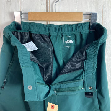 The North Face Verb Pant, Women's Size L, Green. This nylon softshell long pants are perfect for bottoms. Product code: z00054127.