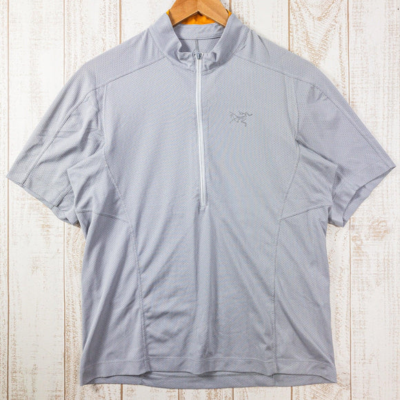 【Men's S グレー系】 Arcteryx ( アークテリクス ) クイック ドライ ハーフ ジップ Tシャツ Quick Dry Half Zip T Shirt International Men's 化繊 ショートスリーブシャツ インナー シャツ トッ - 【公式】2ndGEAR（セカンドギア）Webショップ【登山用品・アウトドア用品専門 買取販売店】