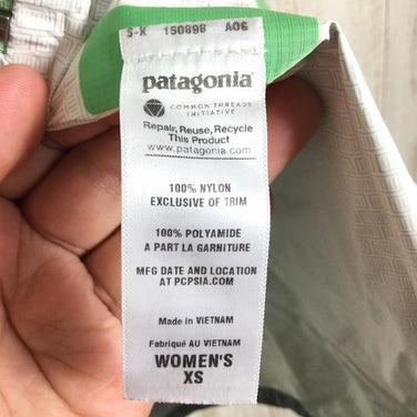 【Women's XS グリーン系】 Patagonia ( パタゴニア ) トレントシェル ストレッチ ジャケット Torrentshell Stretch Jacket H2No 2.5L防水 レインジャケット 84805 International Women's - 【公式】2ndGEAR（セカンドギア）Webショップ【登山用品・アウトドア用品専門 買取販売店】