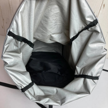 【OneSize グレー系】 holo（ホロ） オーブエム Orb M Light Gray x White ナイロン バッグ ストレージ バックパック デイパック 容量【～29L】 z00052139 Light Gray x White デイパック 容量【～2 - 【公式】2ndGEAR（セカンドギア）Webショップ【登山用品・アウトドア用品専門 買取販売店】