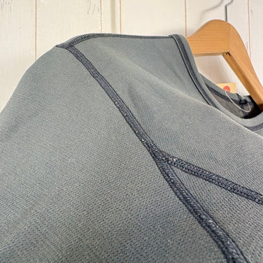 【Men's S グレー系】 Finetrack ( ファイントラック ) ドライレイヤー ウォーム ロングスリーブ Dry Layer Warm Long Sleeve 耐久撥水 保温 抗菌防臭 ウェア トップス インナー シャツ ロングスリーブTシャツ クルー
