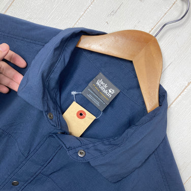 【Men's S ネイビー系】 Jackwolfskin ( ジャックウルフスキン ) QMC ライト シャツ QMC Light Shirt ナイロン ウェア トップス インナー シャツ ロングスリーブシャツ 化繊 z00060300  化繊 ロングスリーブシャツ