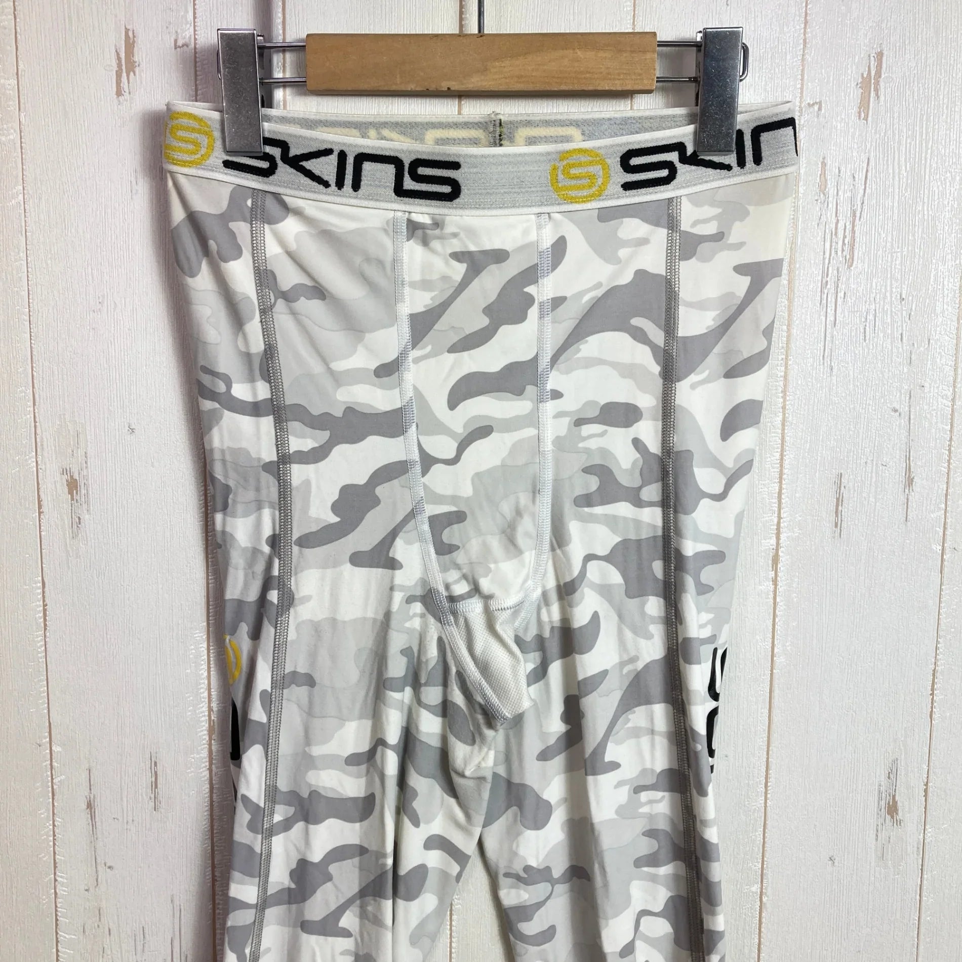 【Men's M ホワイト系】 Skins ( スキンズ ) コンプレッションタイツ カモ ナイロン ウェア ボトムス タイツ z00051878 カモ タイツ ボトムス ウェア - 【公式】2ndGEAR（セカンドギア）Webショップ【登山用品・アウトドア用品専門 買取販売店】