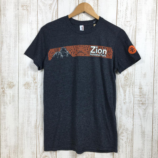 【Men's S チャコール系】 ザイオン ナショナルパーク フォーエバー プロジェクト Tシャツ Zion National Park Forever Project T-Shirt 希少なアウトドアTシャツ アンヴィル60/40ボディ 入手困難 Internati