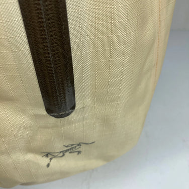 [One Size, Beige] Arc'teryx Astri 19, Discontinued Model, Hard to Find, Nylon Bag, Storage Backpack, Daypack, Capacity [~29L] z00056263 Daypack, Capacity [~29L], Backpack