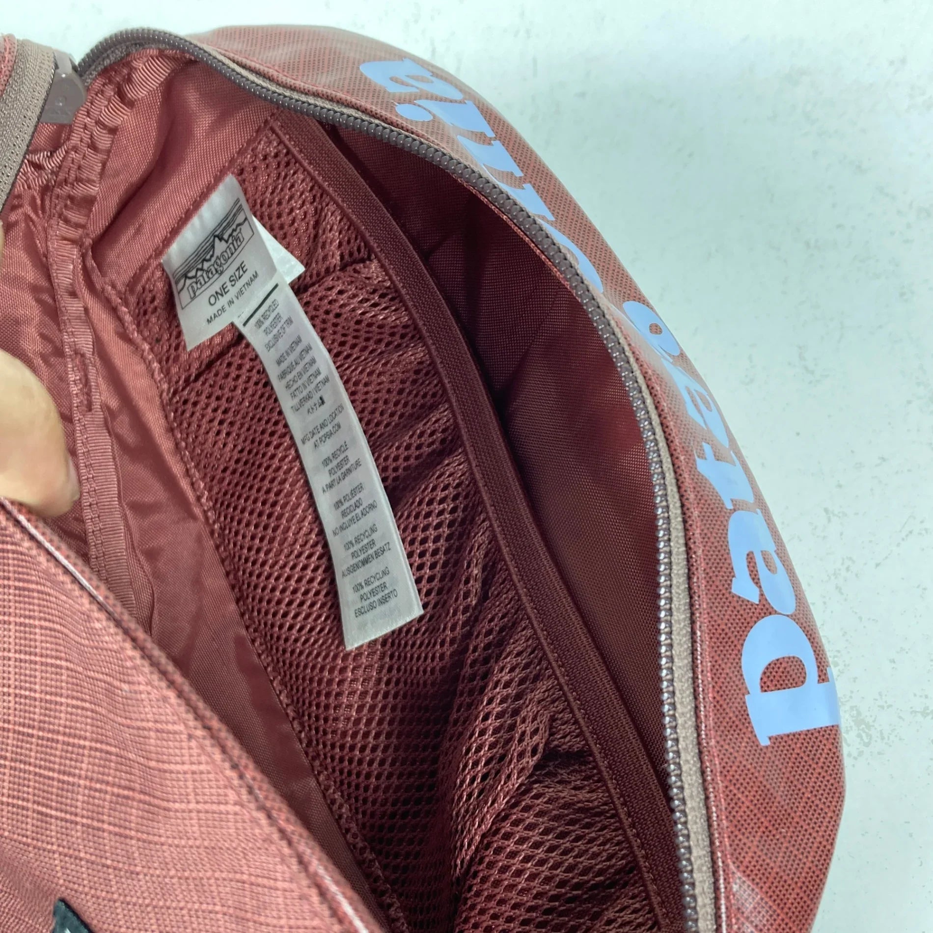 OneSize レッド系】 2022 Patagonia ( パタゴニア ) ブラック ホール