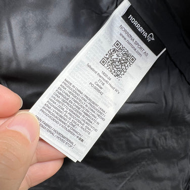 【Women's M ブラック系】 Norrona ( ノローナ ) フォルケティン サーモ40 フード ウィメンズ Falketind Thermo40 Hood W's 1820-24 7718 CAVIAR z00056079 7718 CAVIAR 化繊インサレ