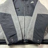 北面 Denali 夹克（男款，L 码，灰色）——已停产，难觅踪迹——符合欧美标准。尼龙抓绒外套。产品代码：z00054491。