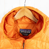 【Men's M オレンジ系】 2011 Patagonia ( パタゴニア ) ナノ パフ フーディ Nano Puff Hoody MAN / Mango 希少カラー 入手困難 ポリエステル ウェア トップス アウター ジャケット 化繊インサレーション z000 - 【公式】2ndGEAR（セカンドギア）Webショップ【登山用品・アウトドア用品専門 買取販売店】