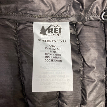 【Men's L ブラック系】 Rei ( アールイーアイ ) マグマ 850 ダウンジャケット Magma 850 Down Jacket 生産終了モデル 入手困難 ダウン ウェア トップス アウター ジャケット ダウンインサレーション z00057032  ダウ