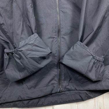 Arcteryx 男士 Squamish 夹克，L 码，黑色。尼龙防风外套上衣（z00054008）。