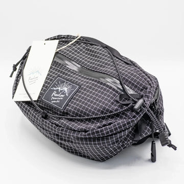 【OneSize ブラック系】 Rawlow Mountain Works ( ロウロウマウンテンワークス ) ナッツパックスペクトラ Nuts Pack SPECTRA ナイロン バッグ ストレージ サコッシュポーチ z00052117 サコッシュポーチ バッグ - 【公式】2ndGEAR（セカンドギア）Webショップ【登山用品・アウトドア用品専門 買取販売店】