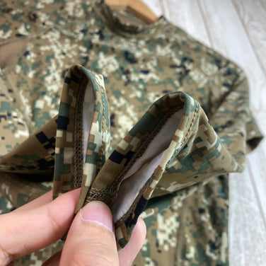 【Men's S ブラウン系】 Skins ( スキンズ ) コンプレッションアンダーシャツ デジタルカモ ナイロン ウェア トップス インナー シャツ ロングスリーブTシャツ クルーネック 化繊 z00051880 デジタルカモ 化繊 ロングスリーブTシャツ クル - 【公式】2ndGEAR（セカンドギア）Webショップ【登山用品・アウトドア用品専門 買取販売店】