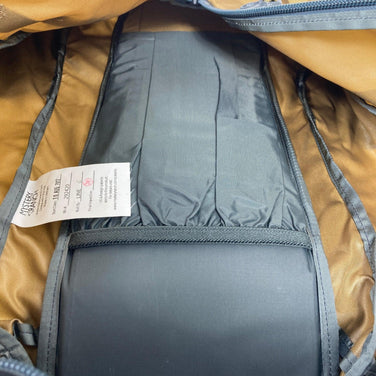 均码米色 Mystery Ranch 网眼尼龙储物背包，容量 30L-54L (z00056444)