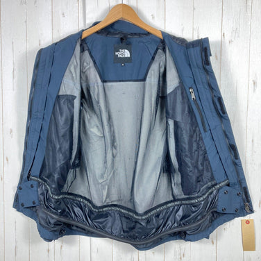 The North Face Scoop Jacket, Men's Size Medium, Navy. This nylon hardshell jacket is a perfect outerwear piece. (z00054902)