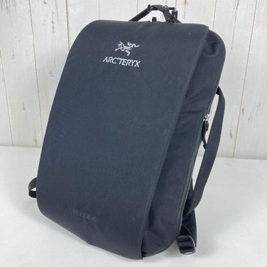 Arcteryx Blade 6 背包（均码，黑色） - 已停产且难以找到的尼龙储物背包/日用背包，容量：最大 29 升 (z00054481)