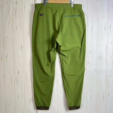 男女通用 L 码绿色 Static 全地形滑雪裤 #1 Kei 特别版。难得一见的 Moonlight Gear 联名款尼龙裤，采用软壳尼龙面料。