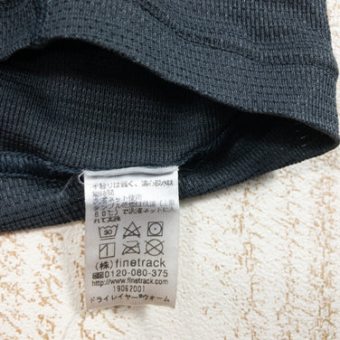【Men's M チャコール系】 Finetrack ( ファイントラック ) ドライレイヤー ウォーム ロングスリーブ ポリウレタン FUM0521 Asian Men's 化繊 ロングスリーブTシャツ クルーネック インナー シャツ トップス ウェア - 【公式】2ndGEAR（セカンドギア）Webショップ【登山用品・アウトドア用品専門 買取販売店】