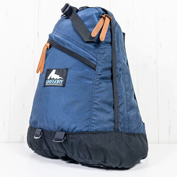 【OneSize ネイビー系】 1990s Gregory ( グレゴリー ) デイパック Day Pack Navy 生産終了モデル 入手困難 青タグ 旧タグ ナイロン バッグ ストレージ バックパック デイパック 容量【～29L】 z00053470 Navy