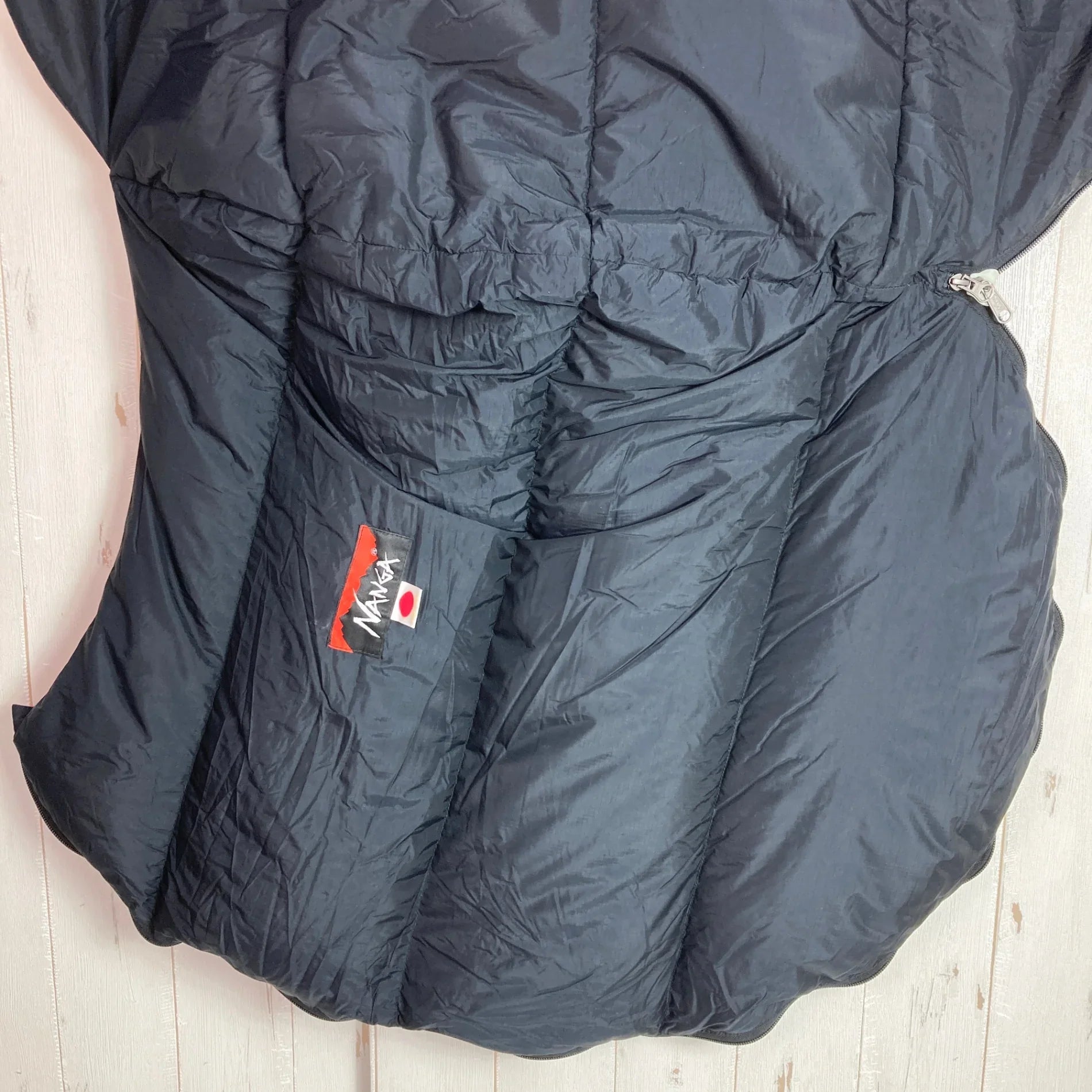 【OneSize ブラック系】 Nanga ( ナンガ ) ペット用シュラフ ドッグ スリーピングバッグ Dog sleeping bag ダウン ダウンシュラフ 寝袋 スリーピングシステム - 【公式】2ndGEAR（セカンドギア）Webショップ【登山用品・アウトドア用品専門 買取販売店】