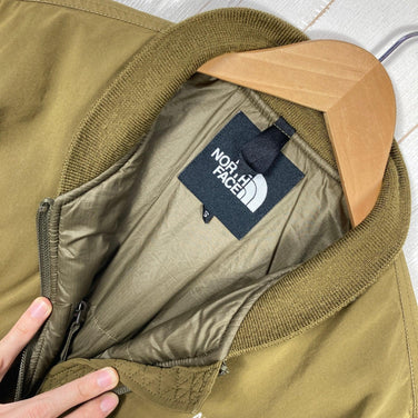 The North Face Men's Insulation Bomber Jacket, Size Small, Green. Polyester outerwear with synthetic insulation. (z0005)