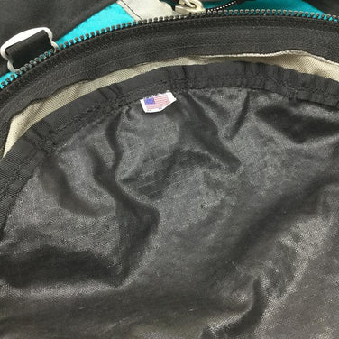 【OneSize ブルー系】 Gregory ( グレゴリー ) クラシック デイパック Classic Daypack 26L ツートン ターコイズ×グレー シルバータグ 旧タグ アメリカ製 バックパック 入手困難 Turquoise / Grey デイパック - 【公式】2ndGEAR（セカンドギア）Webショップ【登山用品・アウトドア用品専門 買取販売店】