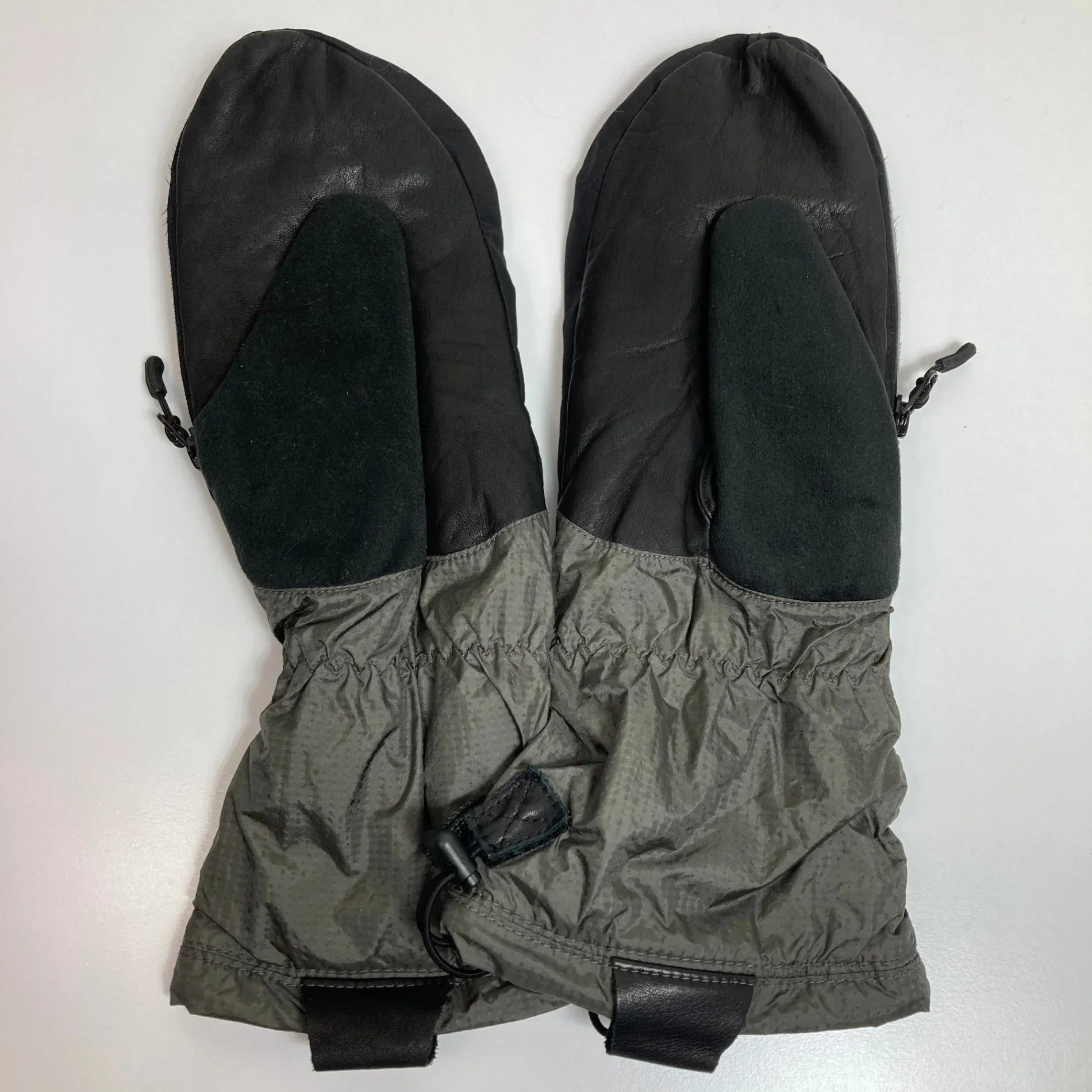 【Unisex L グレー系】 Axesquin ( アクシーズクイン ) フィンガー スルー ミトン ナイロン ウェア ウェア小物 グローブ 手袋 z00050490 グローブ 手袋 ウェア小物 ウェア - 【公式】2ndGEAR（セカンドギア）Webショップ【登山用品・アウトドア用品専門 買取販売店】