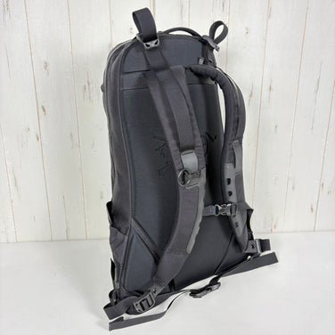 【OneSize ブラック系】 Arcteryx ( アークテリクス ) アロー 22 バックパック Arro 22 Backpack ナイロン バッグ ストレージ バックパック デイパック 容量【～29L】 z00054945  デイパック 容量【～29L】 バッ