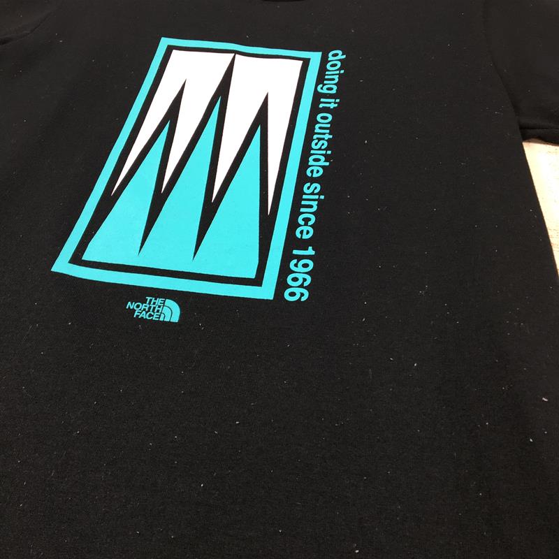 【Women's M ブラック系】 The North Face ( ザ・ノースフェイス ) ショートスリーブ ドゥーイングイットアウトサイド Tシャツ S/S Doing It Outside Tee NTW31903 Asian Women's  コットン ショート