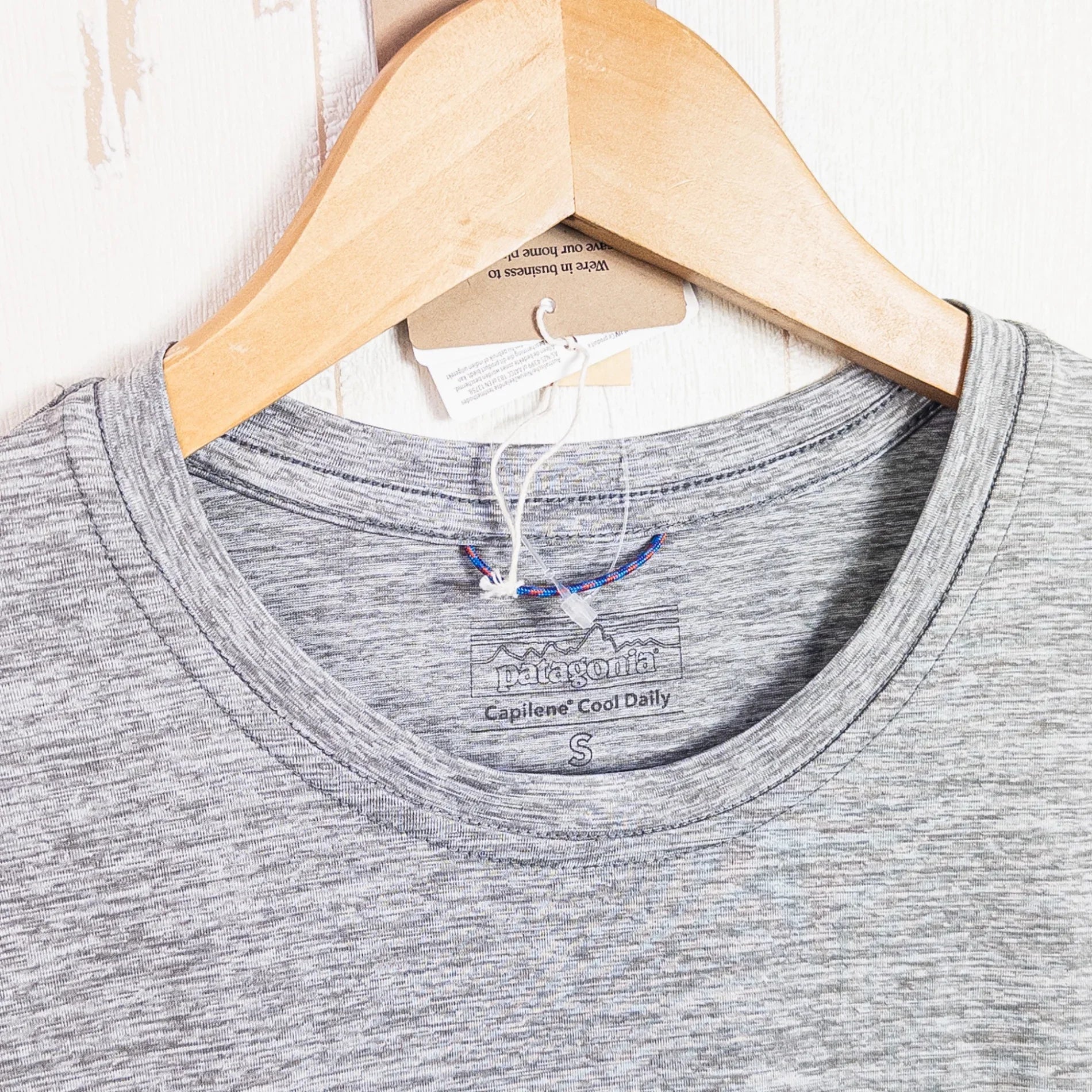 【Men's S グレー系】 2024 Patagonia ( パタゴニア ) キャプリーン クール デイリー シャツ FEA ポリエステル ウェア トップス インナー シャツ ショートスリーブTシャツ クルーネック 化繊 z00052571 FEA 化繊 ショー - 【公式】2ndGEAR（セカンドギア）Webショップ【登山用品・アウトドア用品専門 買取販売店】