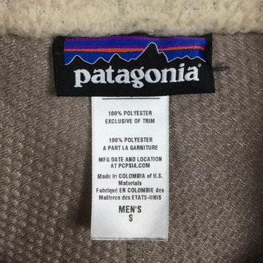 【Men's S アイボリー系】 Patagonia ( パタゴニア ) クラシック レトロx ジャケット Classic Retro-X Jacket 入手困難 23055 International Men's NCV Natural W/Classic Navy - 【公式】2ndGEAR（セカンドギア）Webショップ【登山用品・アウトドア用品専門 買取販売店】