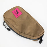 【OneSize カーキ系】 Swift Industries ( スウィフトインダストリーズ ) モクシー トップチューブ バッグ Moxie Top Tube Bag フレームパック サイクリングギア - 【公式】2ndGEAR（セカンドギア）Webショップ【登山用品・アウトドア用品専門 買取販売店】