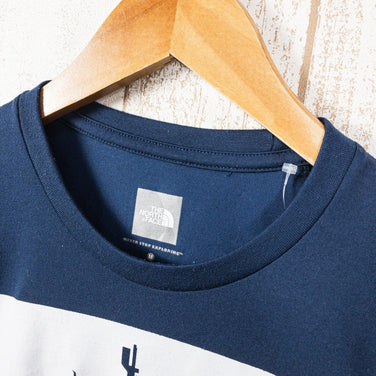 【Men's M ネイビー系】 The North Face ( ザ・ノースフェイス ) シカゴ プリントt Chicago Printt Tシャツ 速乾 NT81382 Men's 化繊 ショートスリーブTシャツ クルーネック インナー シャツ トップス ウェア - 【公式】2ndGEAR（セカンドギア）Webショップ【登山用品・アウトドア用品専門 買取販売店】