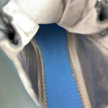 Altra Lone Peak 9 防水中帮男士徒步靴，尺码 27.0cm，灰色 (z00055514)