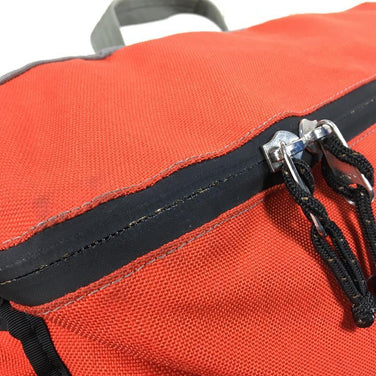 【OneSize オレンジ系】 Mystery Ranch ( ミステリーランチ ) アウトサイダー Outsider 25L ラスト アメリカ製 メッセンジャーバッグ クーリエバッグ 生産終了モデル 初期型 入手困難 Rust ショルダーバッグ バッグ ストレージ - 【公式】2ndGEAR（セカンドギア）Webショップ【登山用品・アウトドア用品専門 買取販売店】