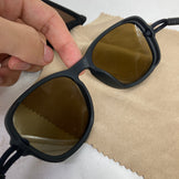 【Unisex OneSize ブラック系】 Ombraz ( オンブラズ ) テトン アームレス サングラス Teton Armless Sunglasses Charcoal / Polarized Brown 偏光レンズ ZEISS アームレス ウェア ウェア小物 アイウェ