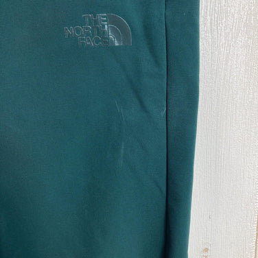 The North Face Verb Pant, Women's Size L, Green. This nylon softshell long pants are perfect for bottoms. Product code: z00054127.