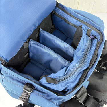 【Unisex OneSize ネイビー系】 Lamda（ラムダ） フラップ付カメラザック 4型 Camera Backpack Type 4 2気室 中折れタイプ ナイロン バッグ ストレージ バックパック 容量【30L～54L】 z00060623  容量【30L～54L】