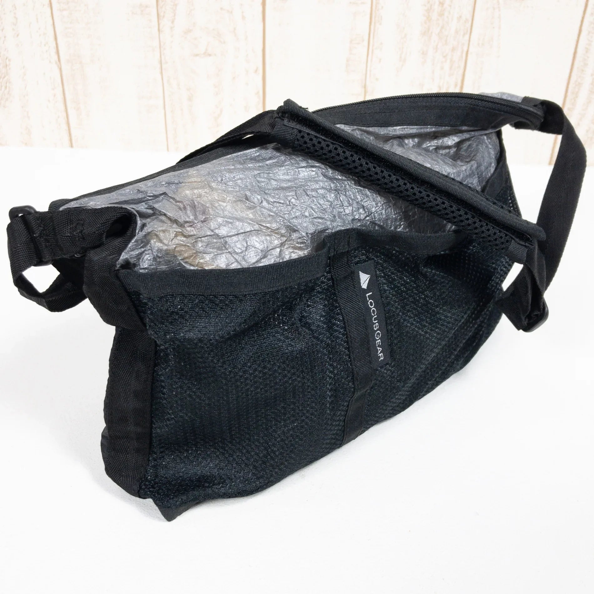 【OneSize グレー系】 Locus Gear ( ローカスギア ) ナノス DCF 入手困難 バッグ ストレージ サコッシュポーチ DCF ( ダイニーマ・コンポジット・ファブリック / キューベンファイバー ) z00051664 サコッシュポーチ バッ - 【公式】2ndGEAR（セカンドギア）Webショップ【登山用品・アウトドア用品専門 買取販売店】