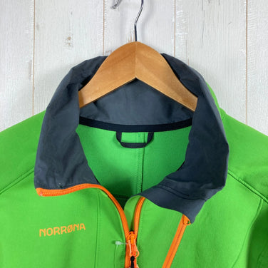 Norrona Svalbard Flex 1 夹克，男款中号，绿色。尼龙软壳外套。产品编号：z00052973。