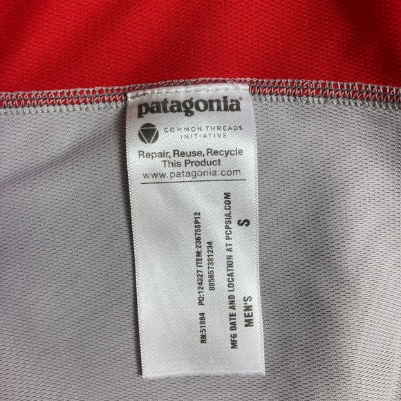 【Men's S グレー系】 2012 Patagonia ( パタゴニア ) ショートスリーブ フォアランナー 1/4ジップ Short-Sleeved Fore Runner 1/4-Zip ポリエステル ウェア トップス インナー シャツ ショートスリーブシ - 【公式】2ndGEAR（セカンドギア）Webショップ【登山用品・アウトドア用品専門 買取販売店】