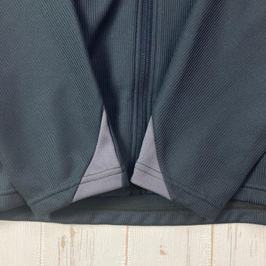 Finetrack Drought Sensor Jacket, Men's Medium, Gray. Polyester, Long Sleeve Shirt, Synthetic Fiber. Product Code: z00054900.