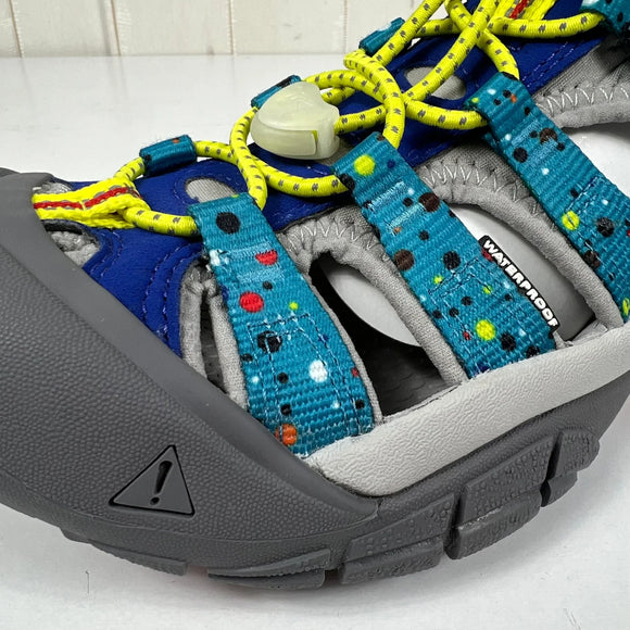 【Women's 24.5cm ブルー系】 Keen ( キーン ) NEW PORT RETRO × FUJI ROCK FESTIVAL 2023（フジロック）コラボモデル サンダル 1028139 MULTI/SURH THE WEB z00055294 MULTI/SU