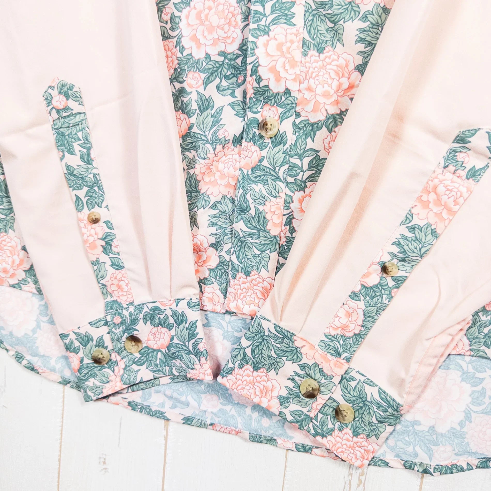 【Men's L ピンク系】 Jolly Gear（ジョリーギア） トリプルクラウン ボタンダウン ロングスリーブ TRIPLE CROWN BUTTON DOWN LONG SLEEVE Peony ポリエステル ウェア トップス インナー シャツ ロングスリー - 【公式】2ndGEAR（セカンドギア）Webショップ【登山用品・アウトドア用品専門 買取販売店】