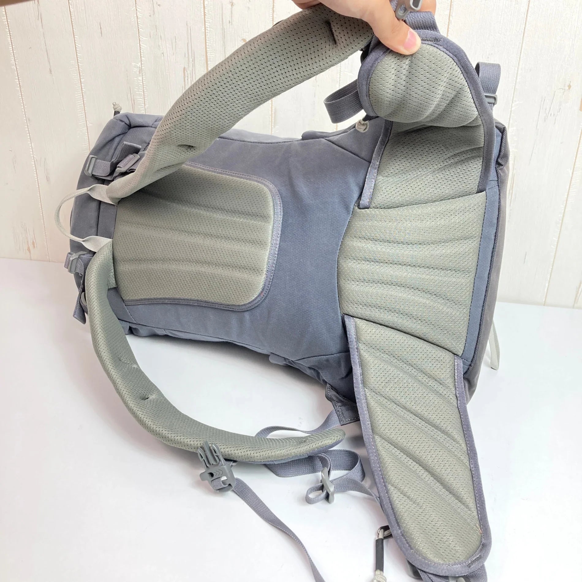 【OneSize グレー系】 Macpac ( マックパック ) ウェカ 30 Weka 30 ナイロン バッグ ストレージ バックパック 容量【30L～54L】 z00052926  容量【30L～54L】 OneSize グレー系】 Macpac ( マックパック ) ウェカ 30 Weka 30
